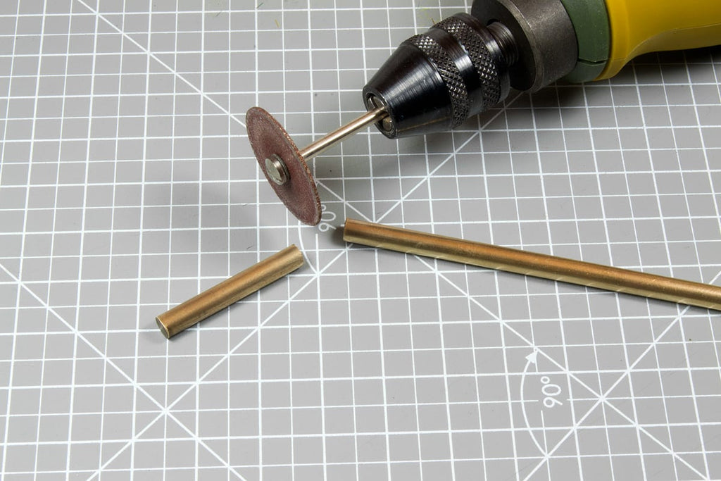 AK Interactive - Brass Pipes 1.6mm, 5 Units (AK9115)