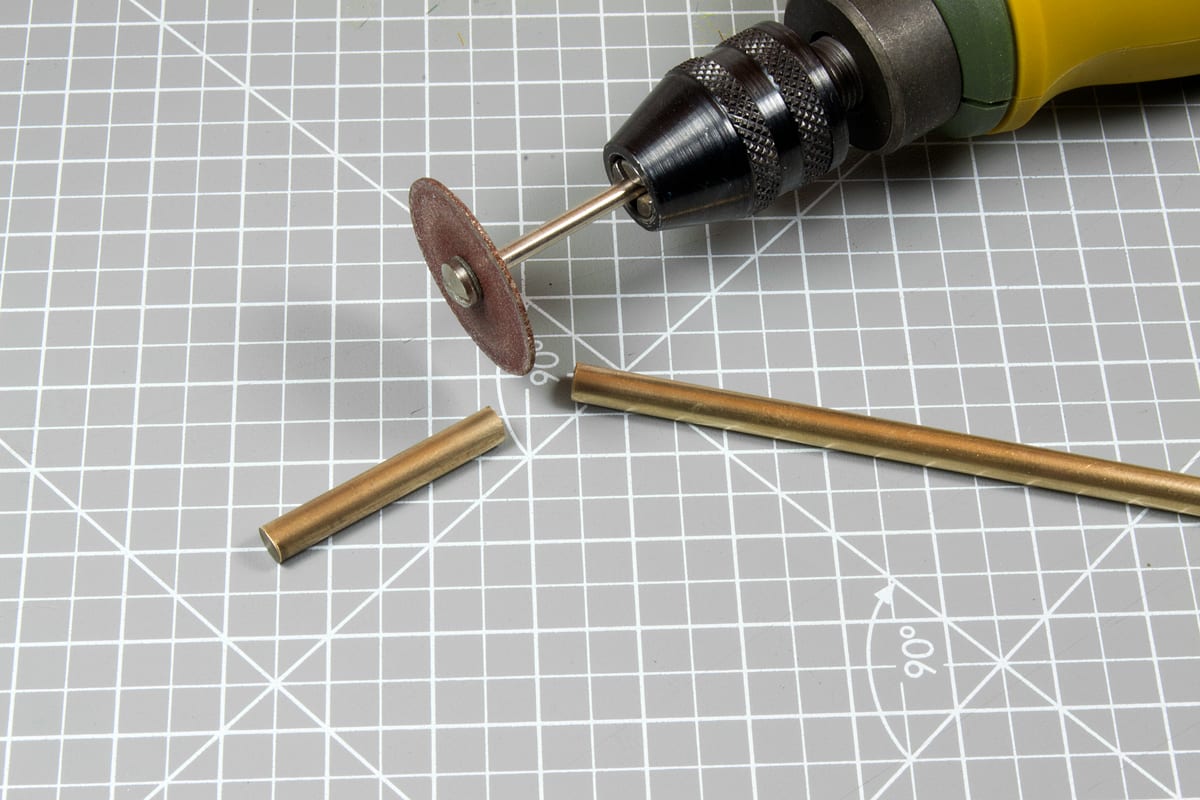 AK Interactive - Brass Pipes 1.6mm, 5 Units (AK9115)
